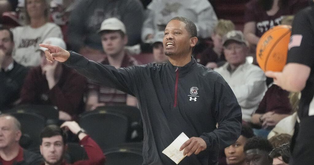 Will Lamont Paris get another chance to raise South Carolina basketball?