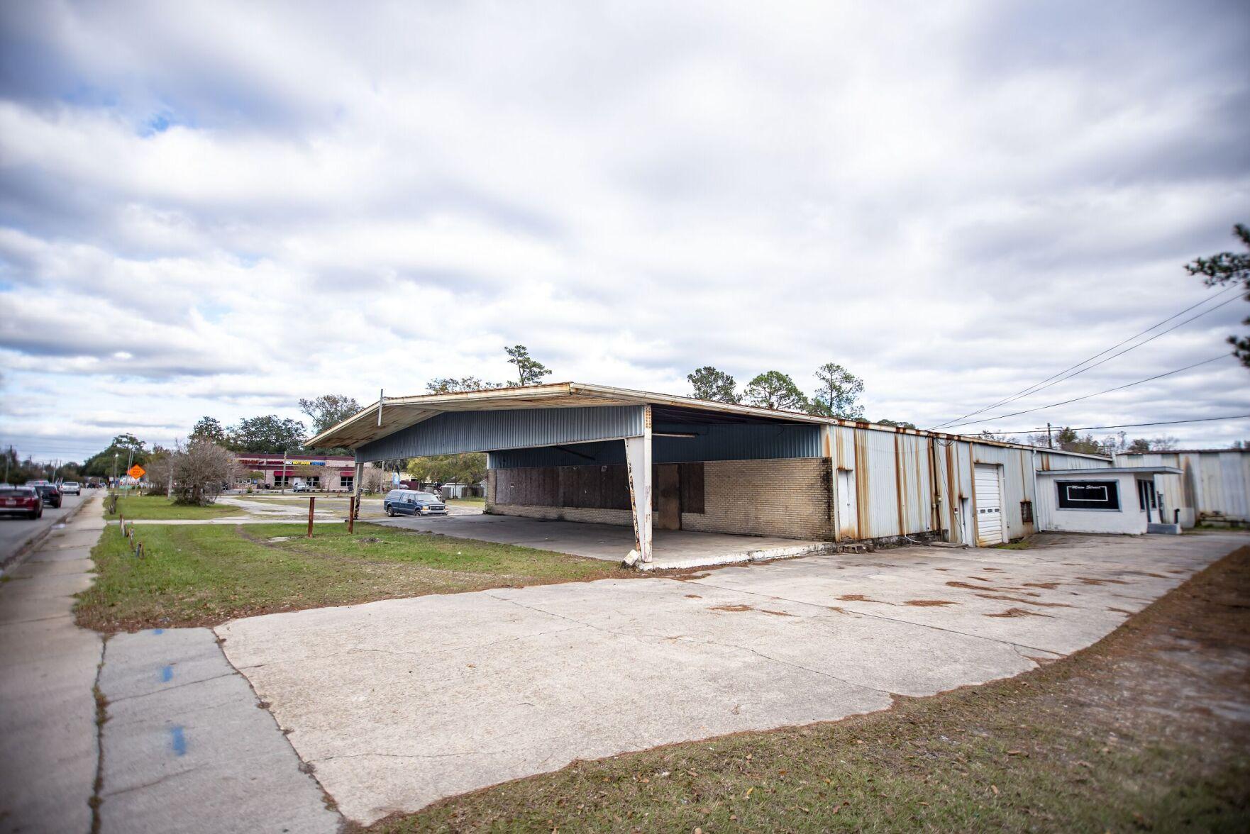 HalfMoon Outfitters buys abandoned car dealership in Summerville for
