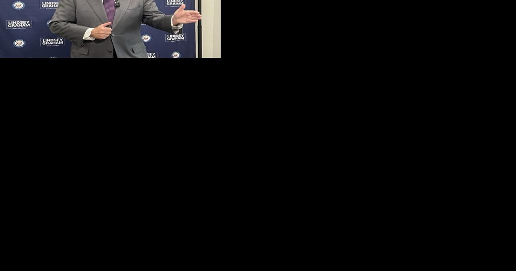 Sen Lindsey Graham aims to reconcile split with Trump over Ukraine