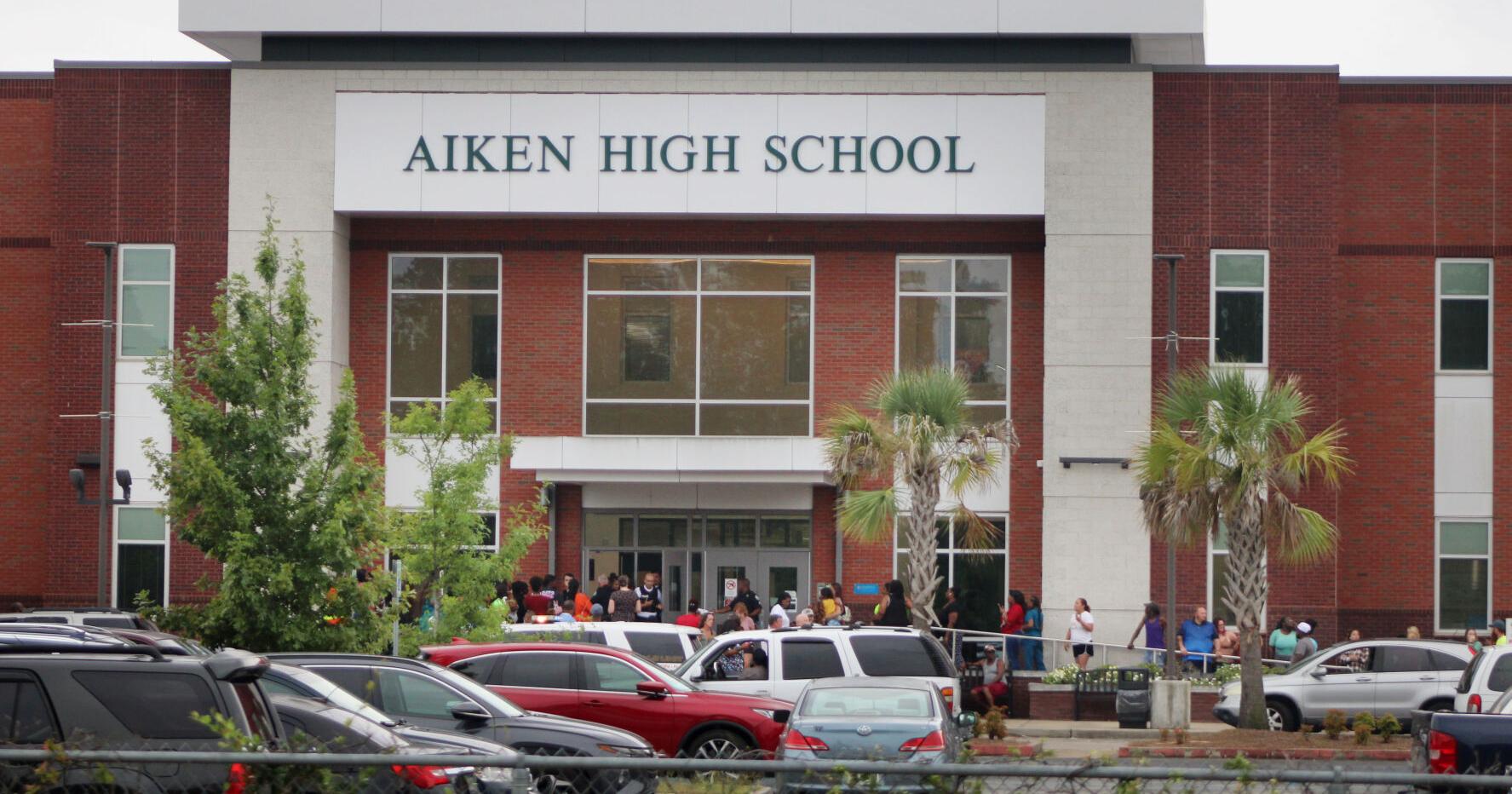 In-school violence is rising. Here's what happened when a fight erupted at Aiken High. - Vimarsana News