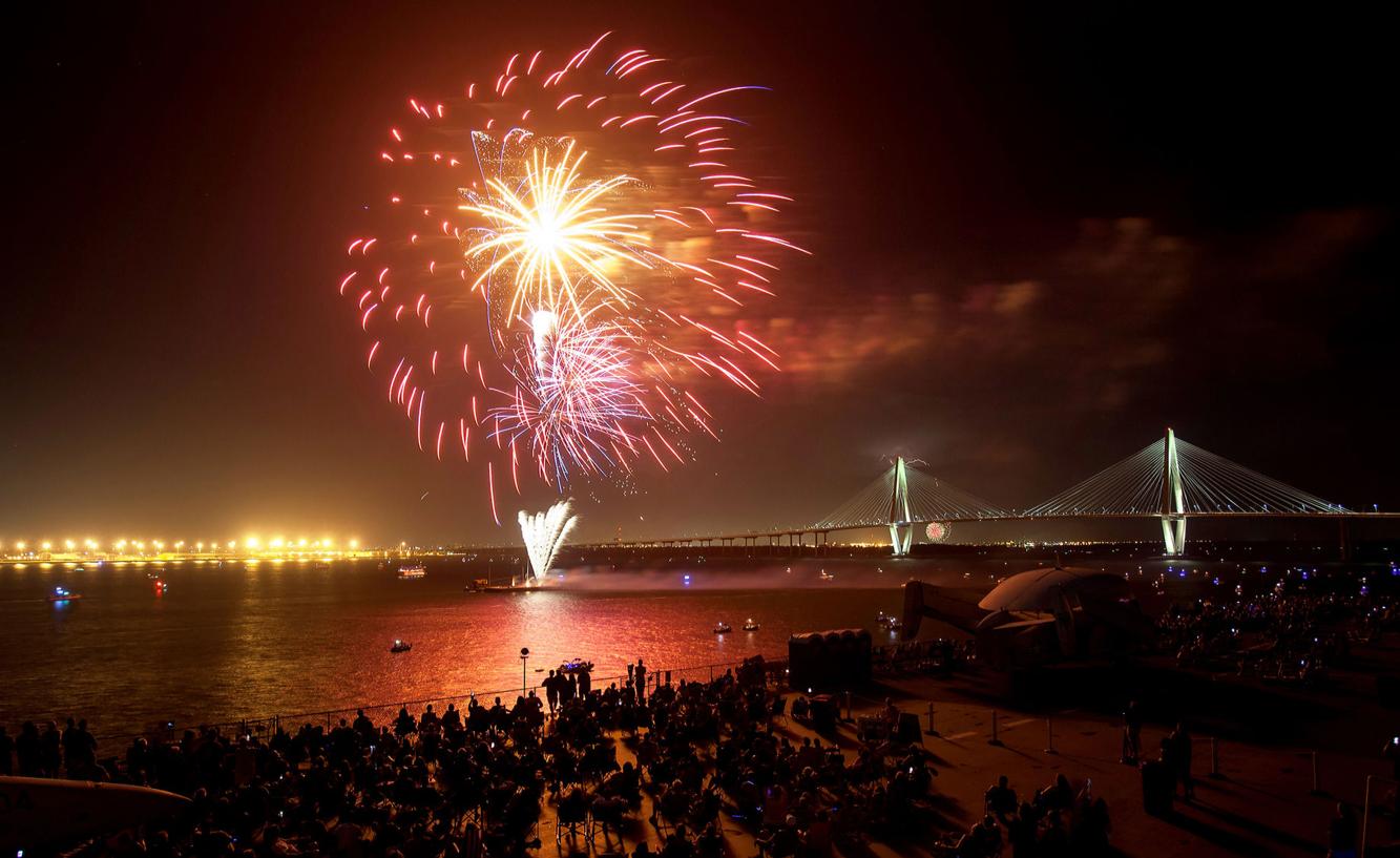 Charlestonarea July 4 fireworks shows about to blow up 1,400 a minute