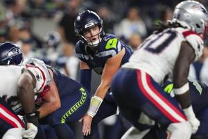 Seahawks QB Sam Darnold out vs. Cardinals with glute injury, Drew Lock to start