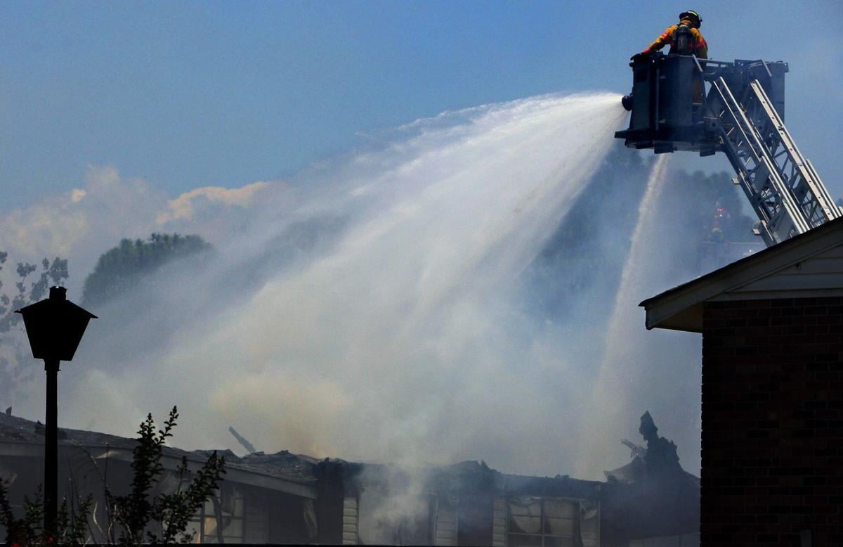 Fire Devours Apartments Goose Creek Blaze Scene Of Anger