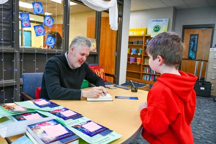 Best-selling author visits students in Edgefield County