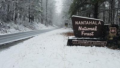 Snow Snarls Traffic And Closes Schools In Northern South Carolina