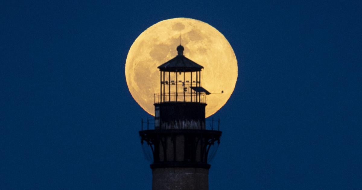 Photo: postandcourier.com Sunday February Snow Moon_009.JPG (copy)