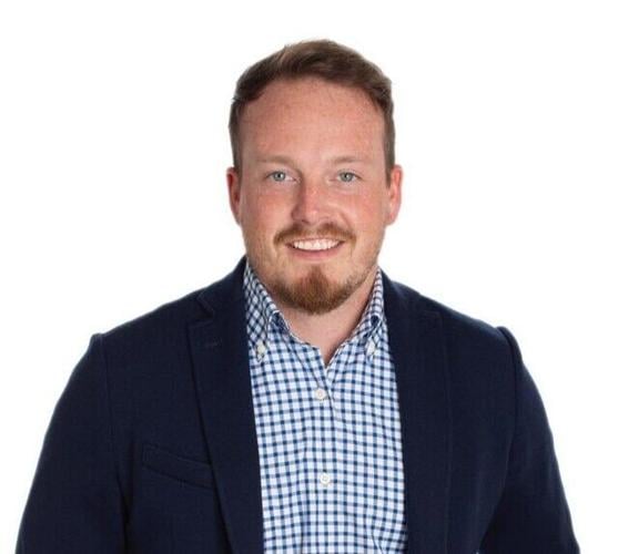 Home near Greenville, SC with runway lists for 1.69 million Real