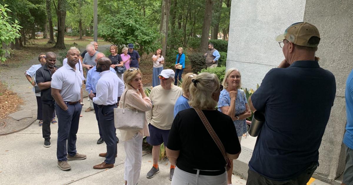 South Carolina sees record-breaking turnout by lunchtime on first day of early voting