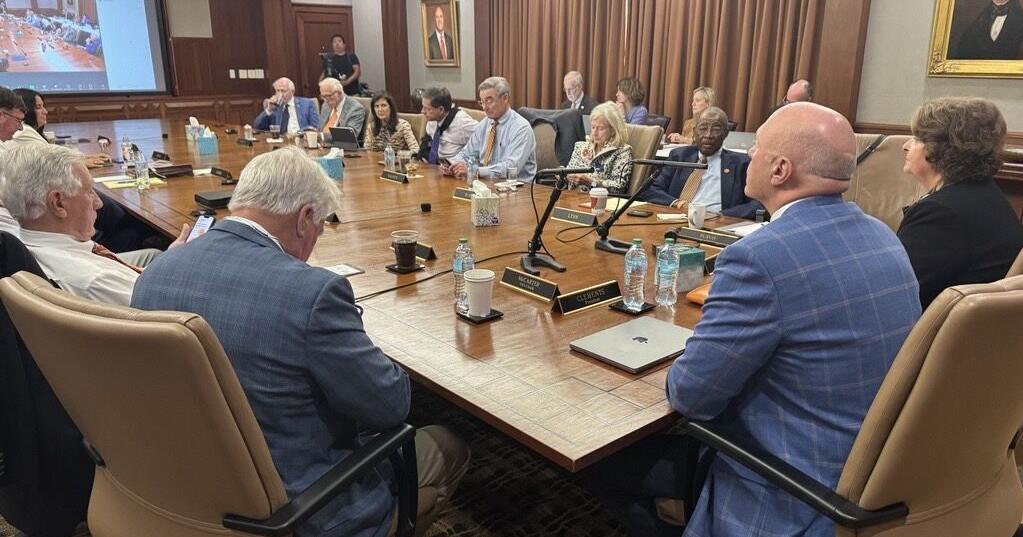 SC inspector general clears Clemson U. in former president’s dealings with development group