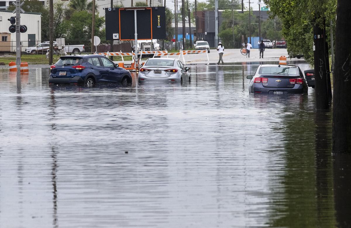 Recordbreaking rainfall floods Charleston area, with nearly 6 inches