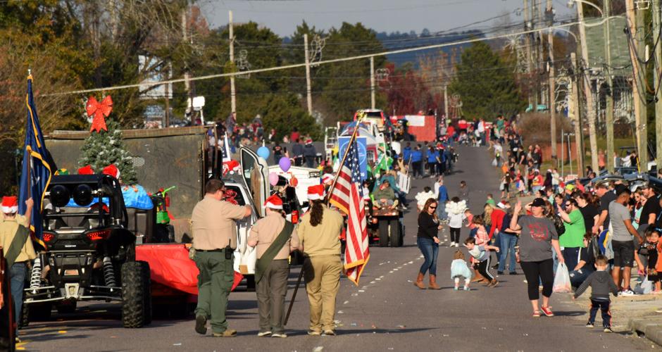 Valley Christmas parade salutes emergency responders Aiken Area News