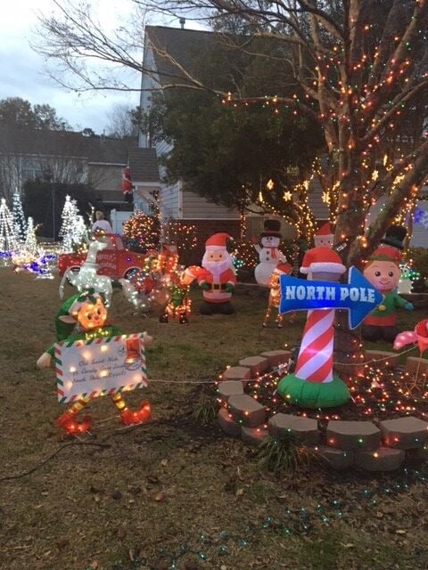 Community Association To Homeowner S Christmas Display Bah Humbug News Postandcourier Com