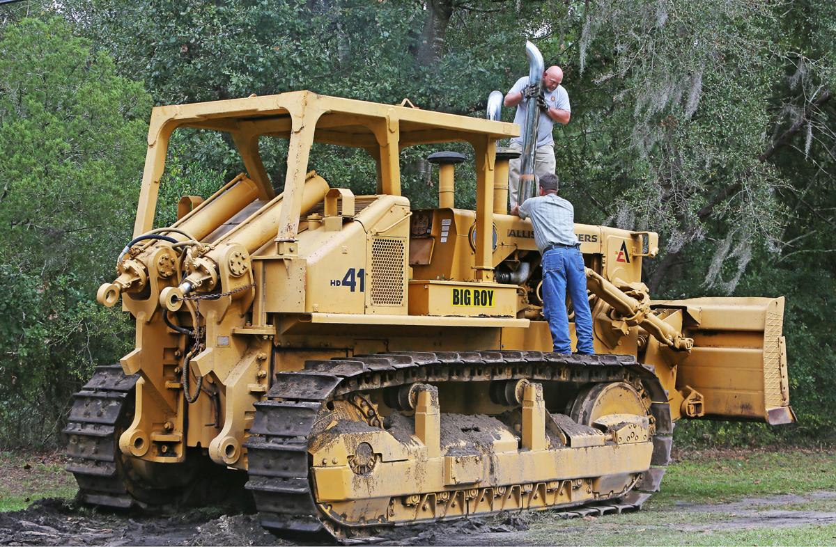 dominant dozer among world s largest in its prime 1972 allis