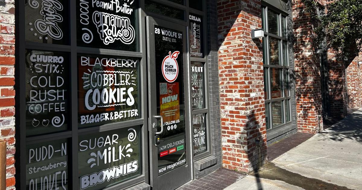 The Peach Cobbler Factory scoops up downtown Charleston space
