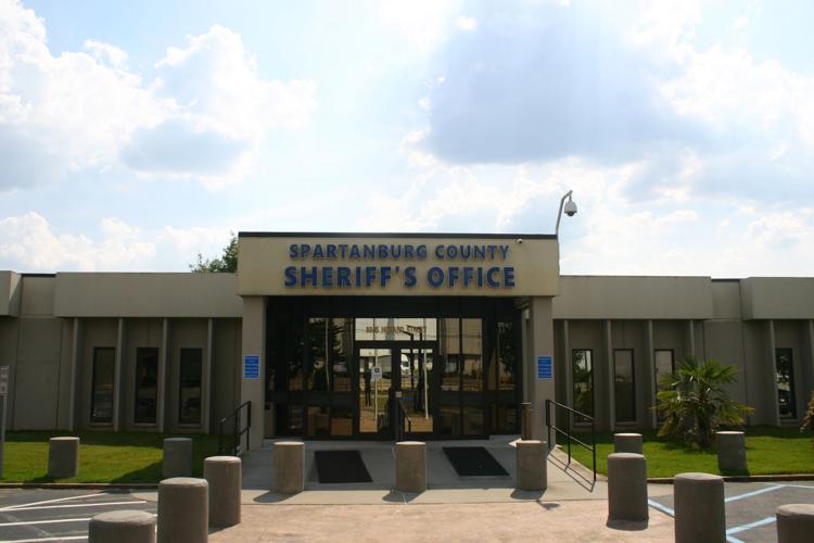 Spartanburg sheriff’s deputy shoots knife-wielding subject