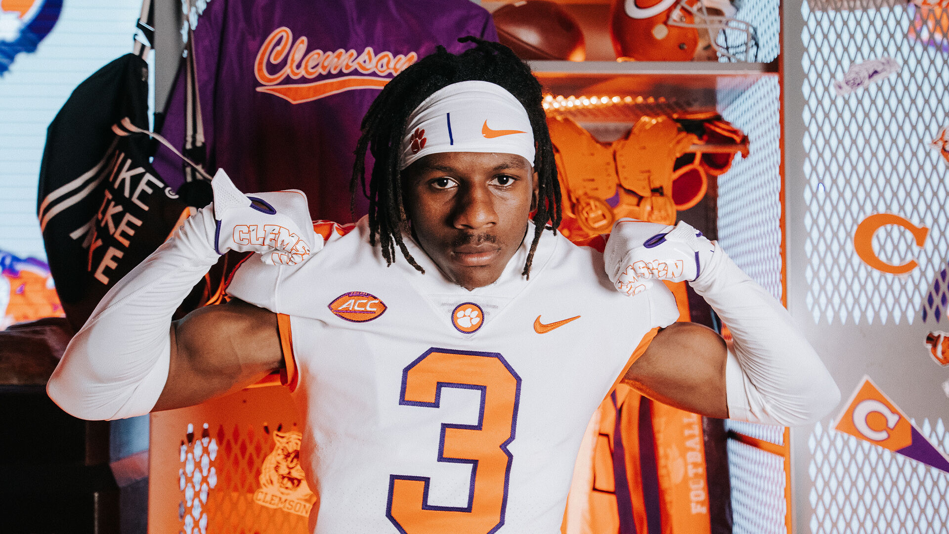 Police say ex-Clemson player allegedly threatened teammates