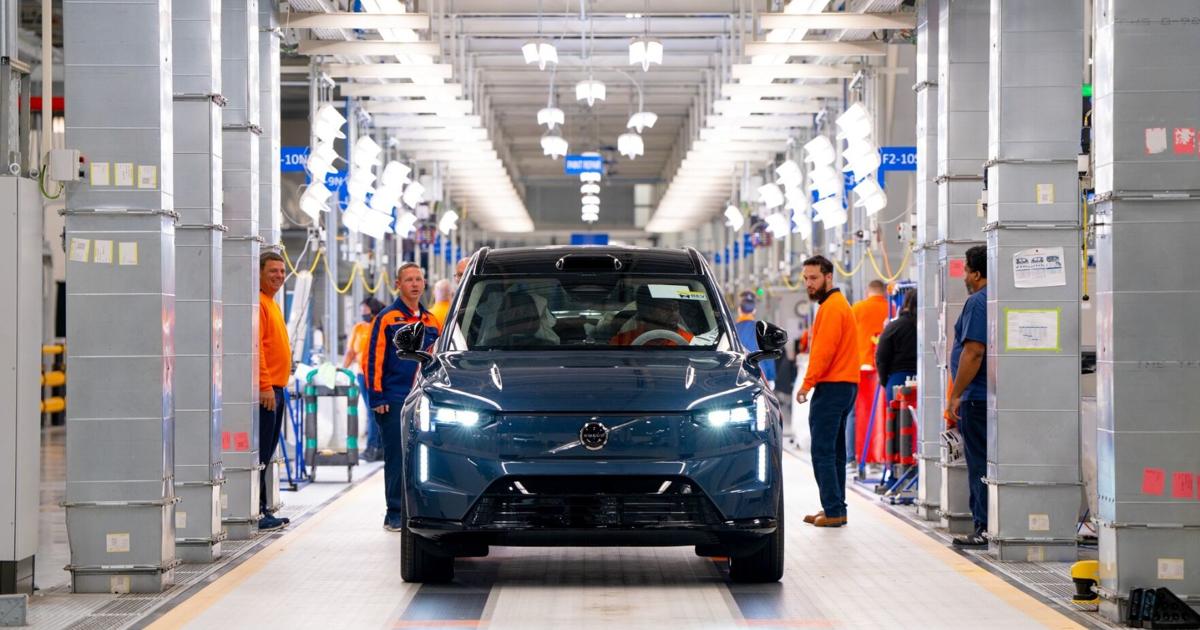 Volvo beginnt mit der Produktion des vollelektrischen SUV EX90 für 1 ...
