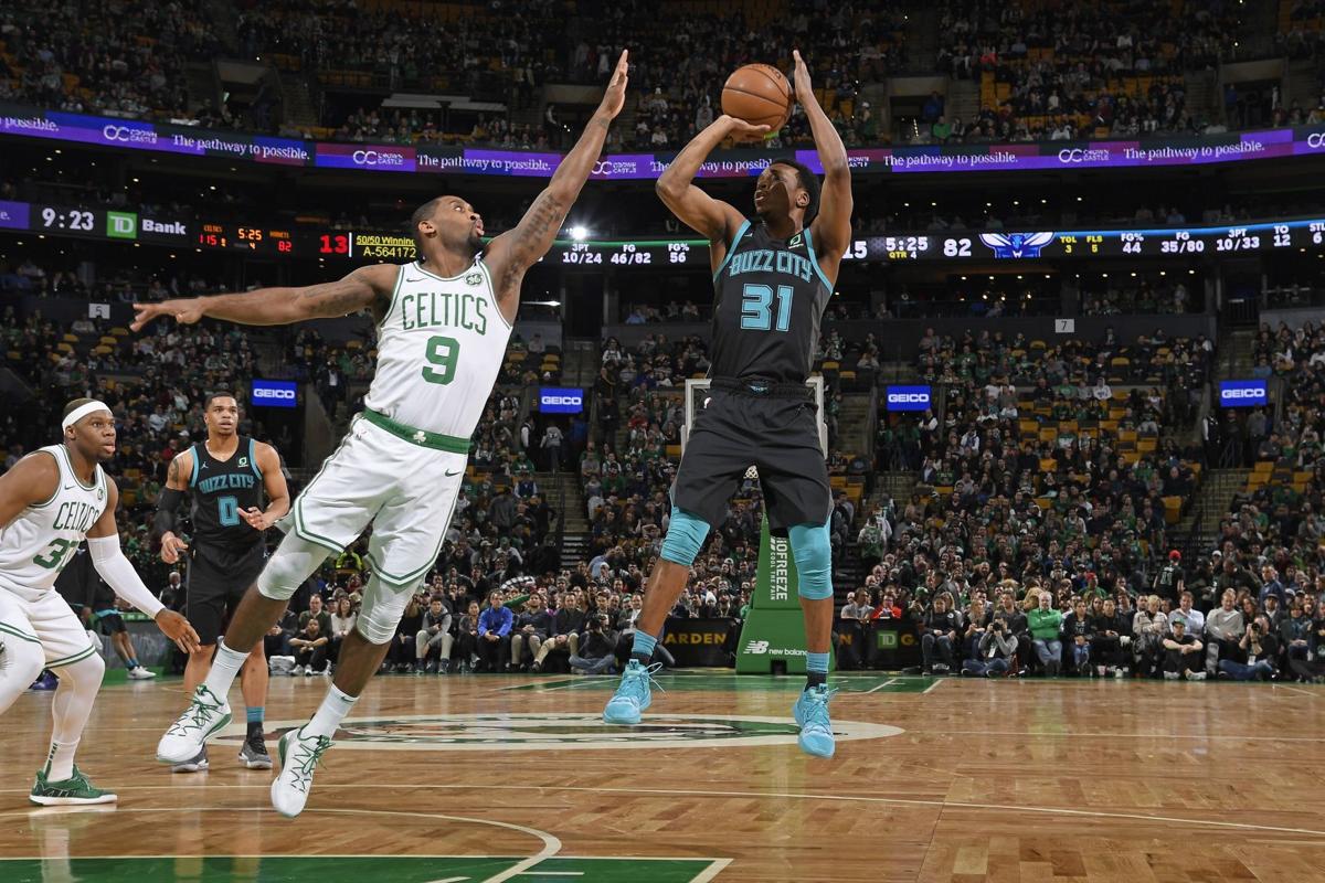 Charleston S Joe Chealey Signs Deal With Nba S Charlotte Hornets