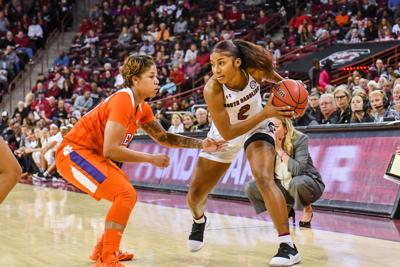 No 10 South Carolina Holds On To Beat Clemson In Women S