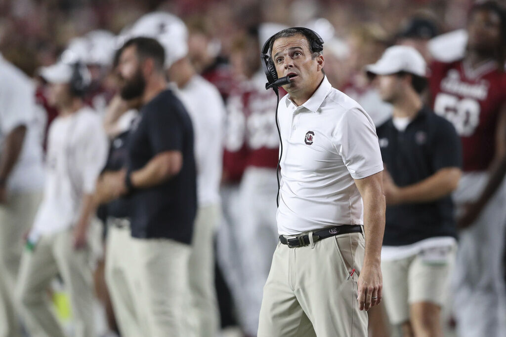 Eddie Lewis emerging as reliable target for South Carolina offense