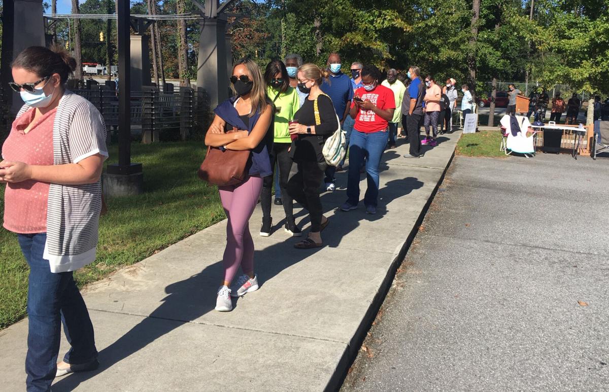 Charleston Area Polls Bring Lines And Crowds Amid Sc S Record Breaking Voter Turnout Palmetto Politics Postandcourier Com
