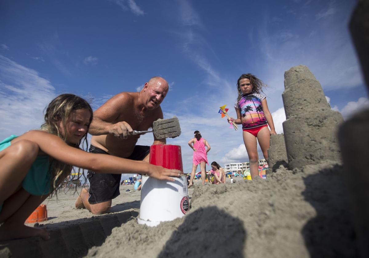01Piccolo Spoleto Sand Sculpting.JPG