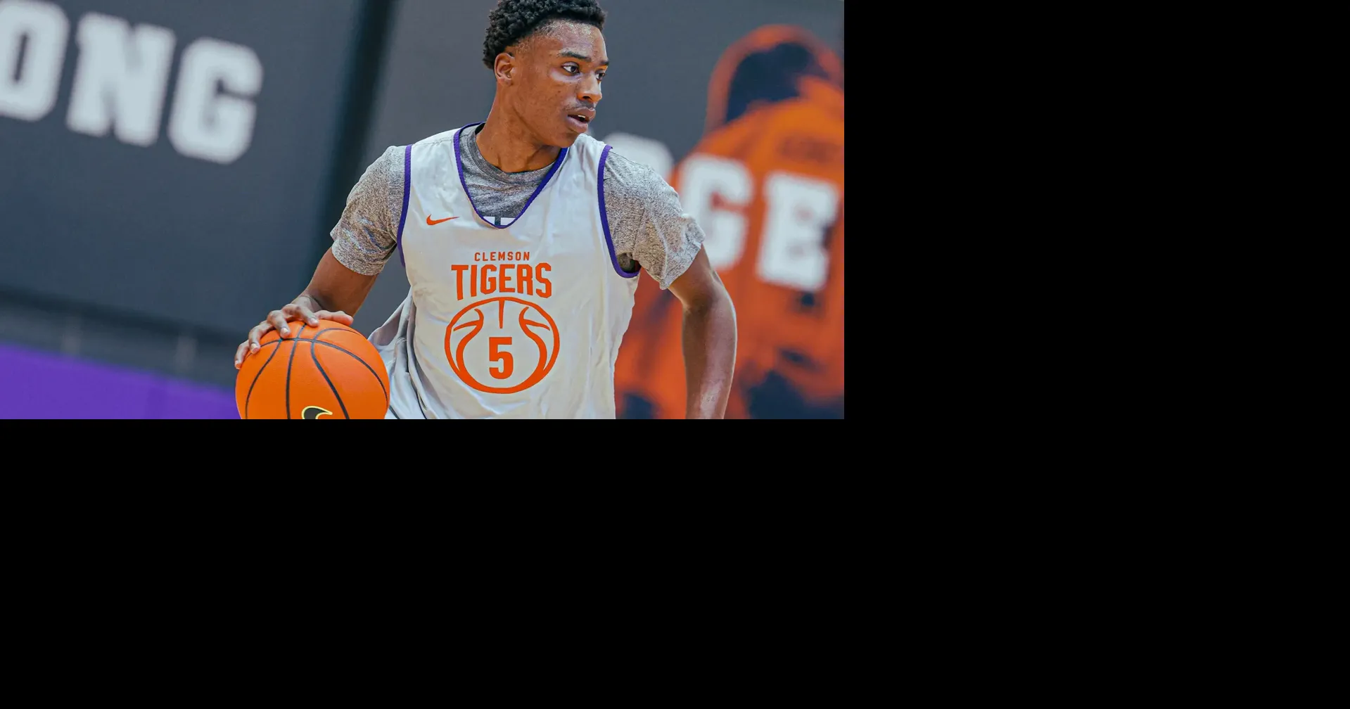 Clemson guard re-tears ACL after missing most of 2025