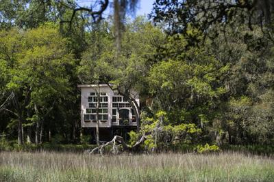 Christian Rock Star S Luxury Treehouse Rentals Causing A Stir On