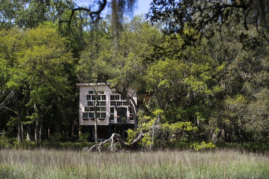 Christian Rock Star S Luxury Treehouse Rentals Causing A Stir On Wadmalaw Island News Postandcourier Com