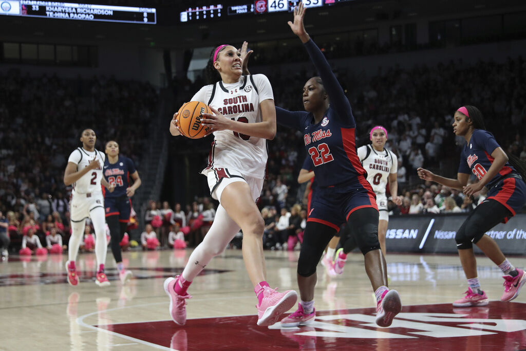 Gamecocks prepare for two games without star Kamilla Cardoso