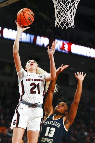 Gamecocks' 5-star freshman Chloe Kitts debuts in thrashing of
