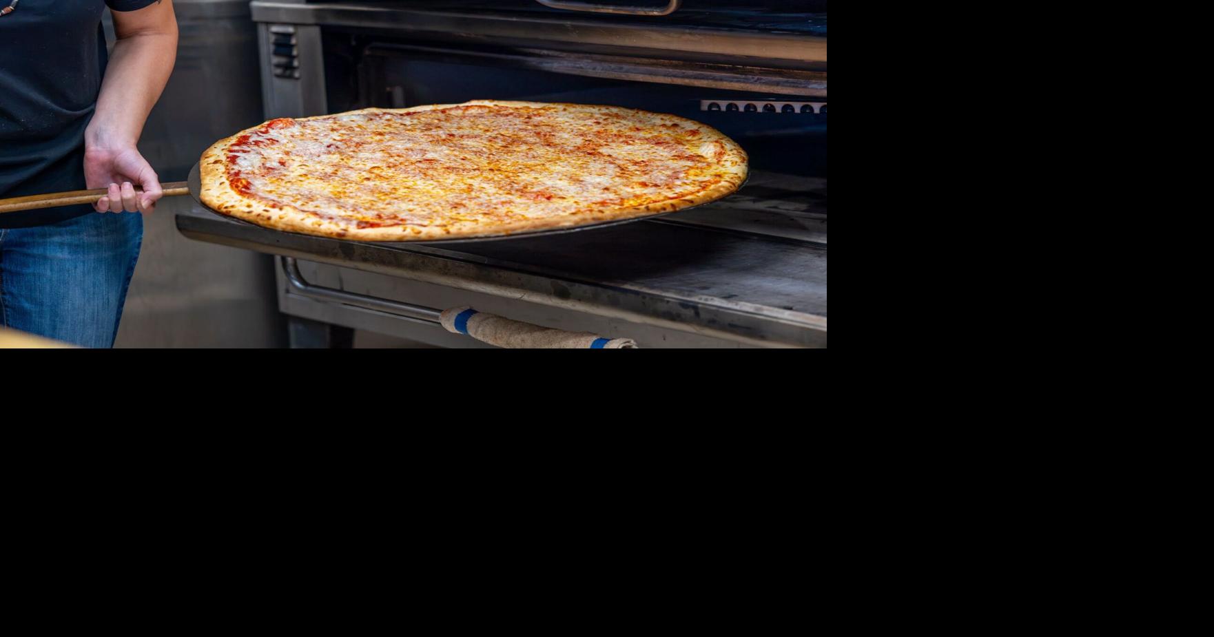 Benny Ernesto's brings its giant 28-inch pizza to Moncks Corner