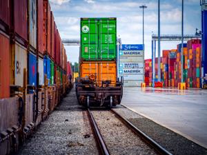 Norfolk Southern, Union Pacific defend proposed $85B merger