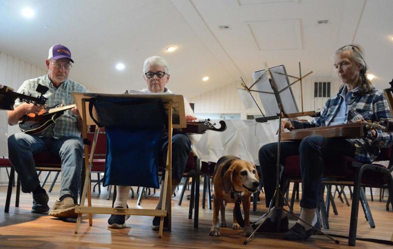 Mountain Dulcimers group returns to making music In the Spotlight