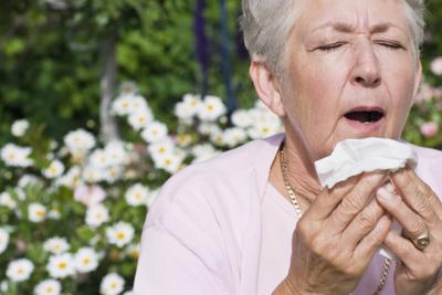 Allergy season brings ichy eyes early this year