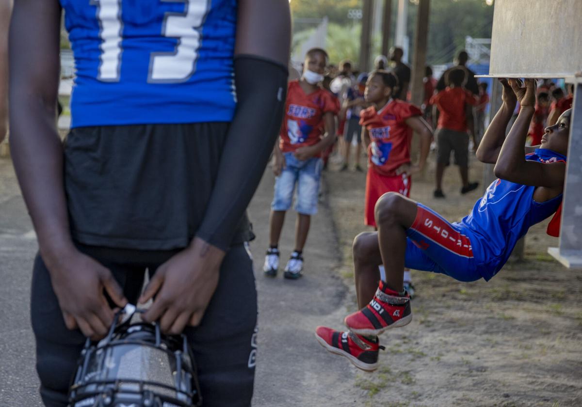 Fort Dorchester football GALLERY_5.jpg
