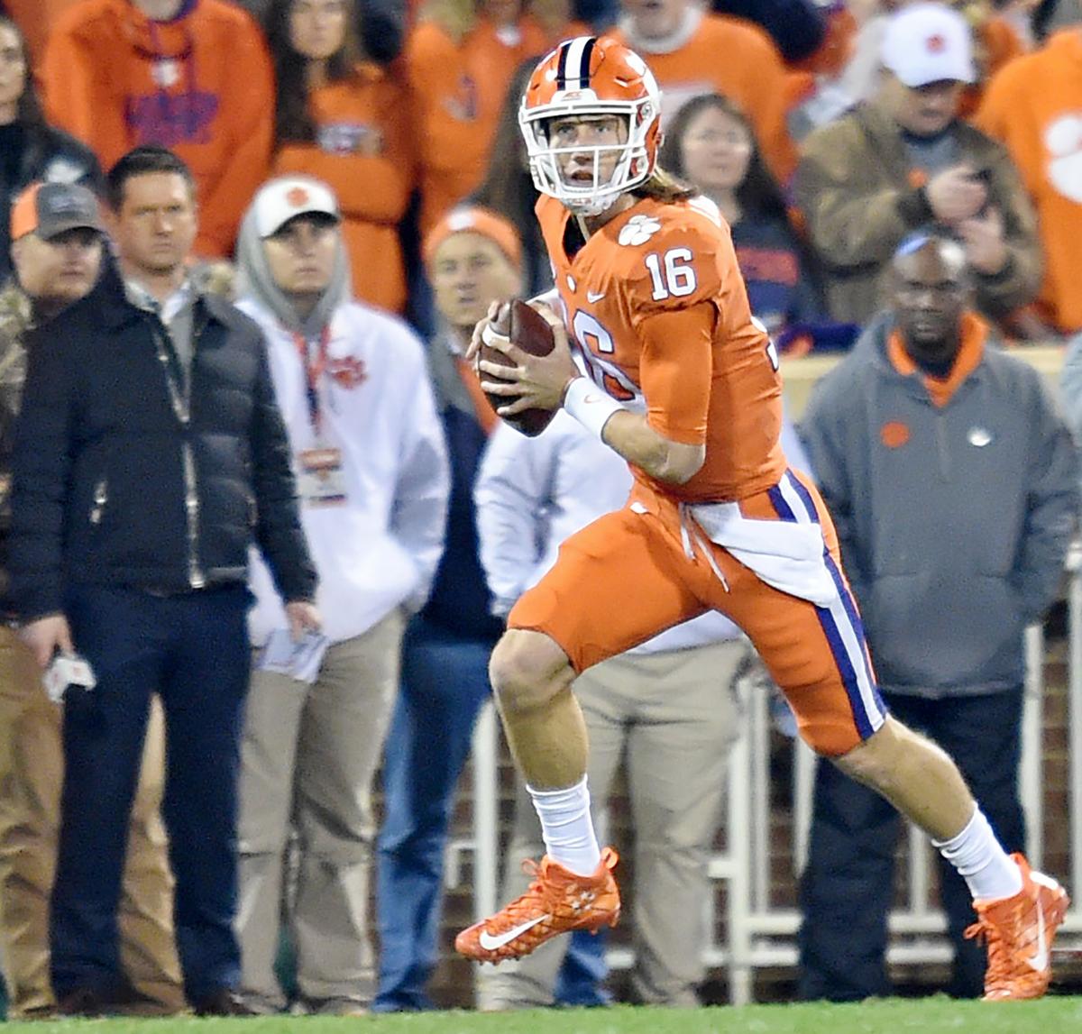 Clemson S Trevor Lawrence Showing He S More Than A Pocket Passer Sports Postandcourier Com