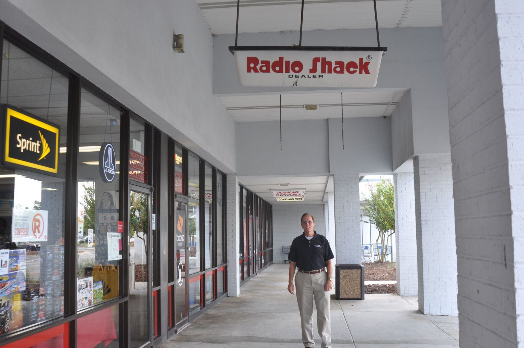radio shack going out of business commercial