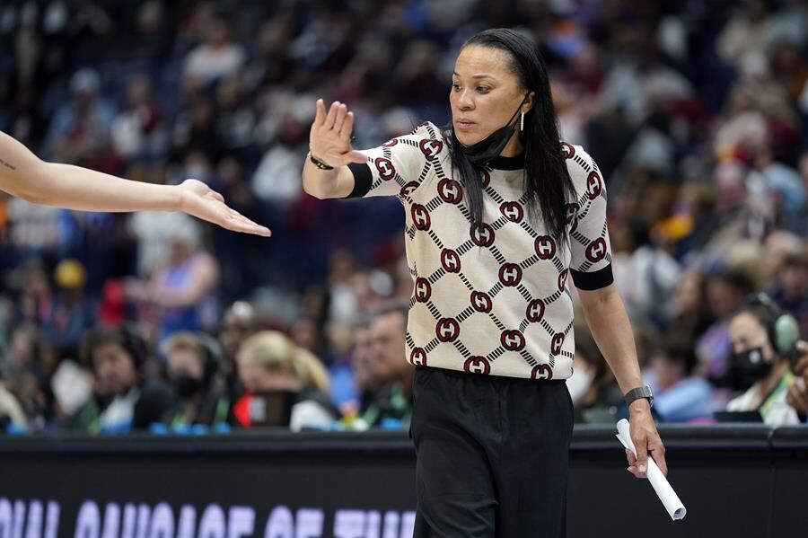Gamecocks coach Dawn Staley pushes back at style of play critics following  loss to Iowa: 'We're not thugs