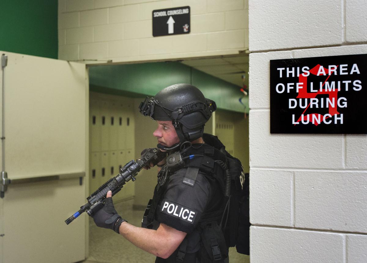officerguardscorner gb.jpg