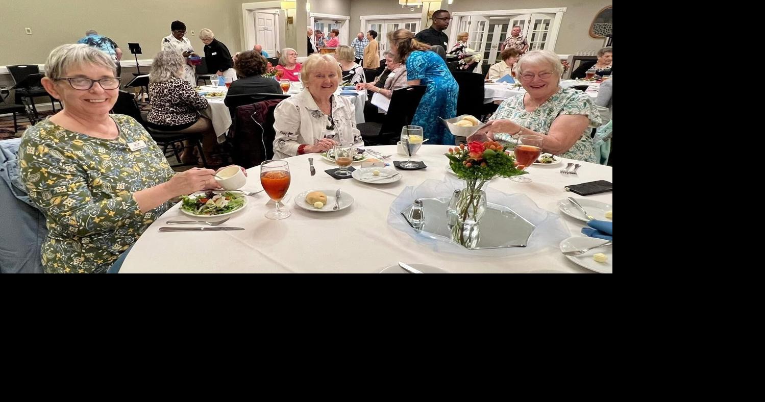 Town & Country members enjoy music by Savannah River String Band