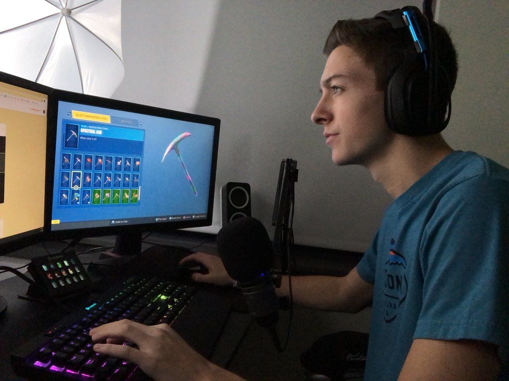 this charleston teen s online name is pack a puncher his job is playing video games - faith fortnite streamer real name