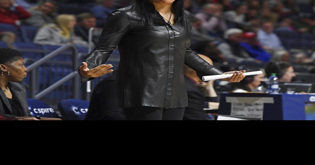 Look: Dawn Staley's Sideline Outfit Going Viral On Sunday - The Spun:  What's Trending In The Sports World Today