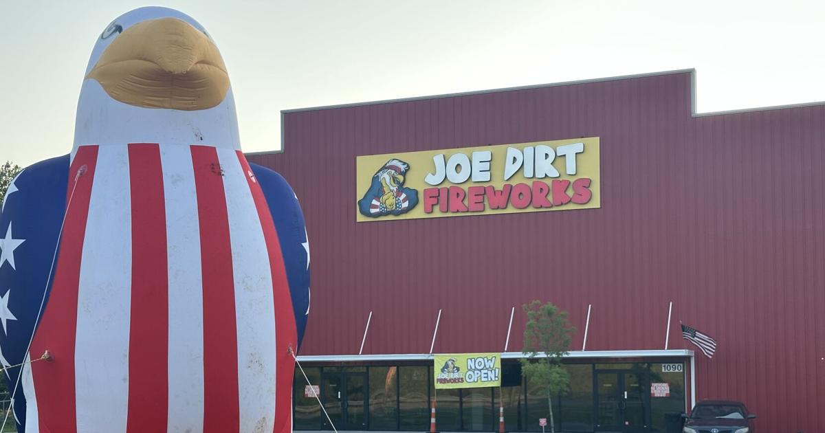Why is South Carolina so obsessed with fireworks? Let these firework vendors tell you.