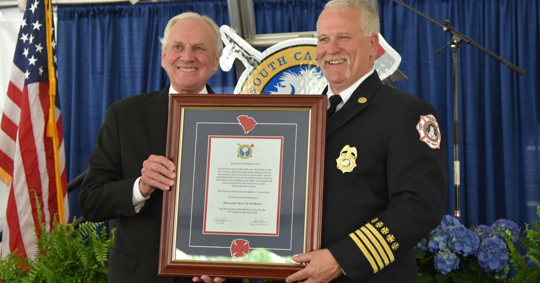 Firefighters honor Gov. McMaster - Vimarsana News