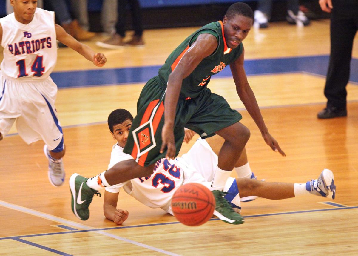Middleton Paces Patriots Past Wolves Sports Postandcourier Com