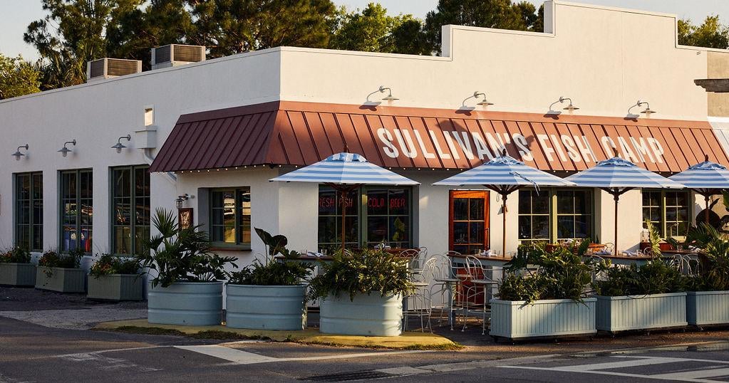 CBS news anchor has a hankering for a side from this seaside SC restaurant