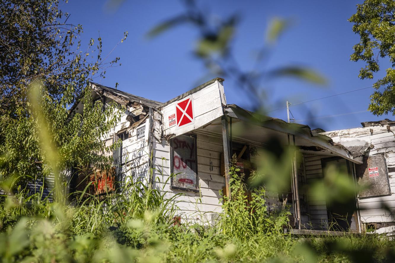 Help us investigate Charleston’s empty buildings