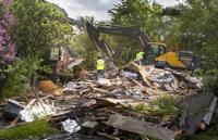 Charleston begins mass demolition of 32 frequently flooded West Ashley townhomes
