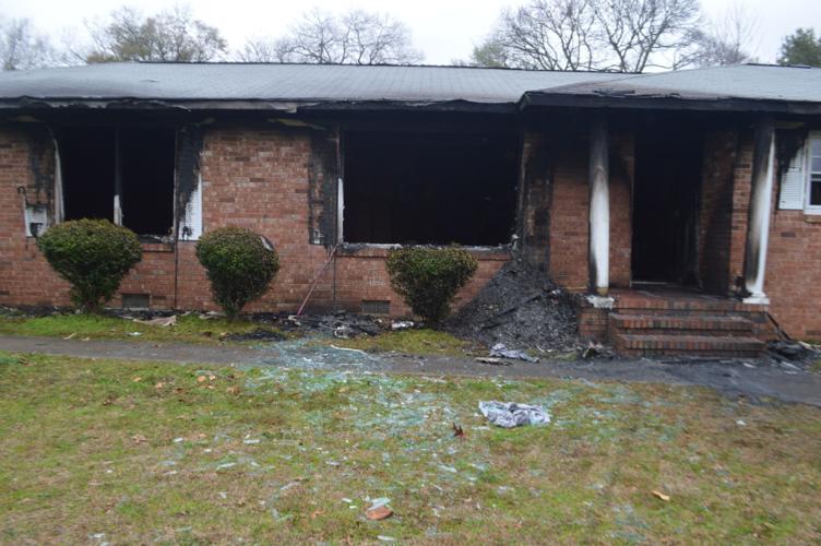 Early morning fire destroys Aiken home